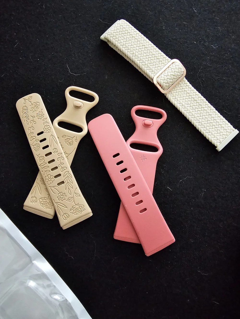 Fitbit Versa 4 Pink Sand /Rose Gold